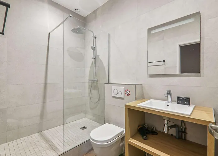 Apartment Superb Flat - 3 Bedrooms Sleeps 10 - Charonne Nation